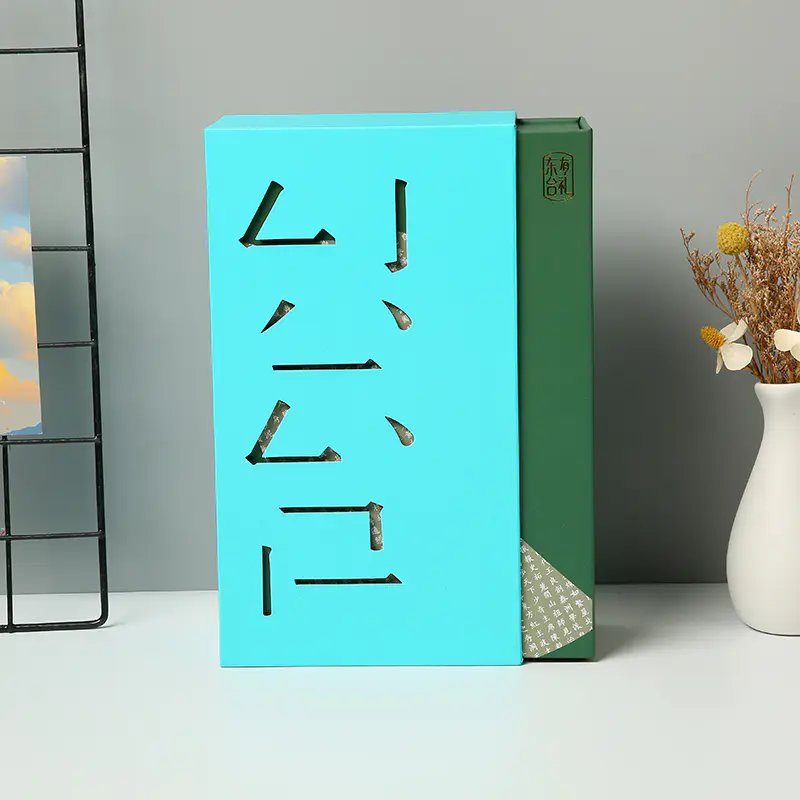 white cardborad box